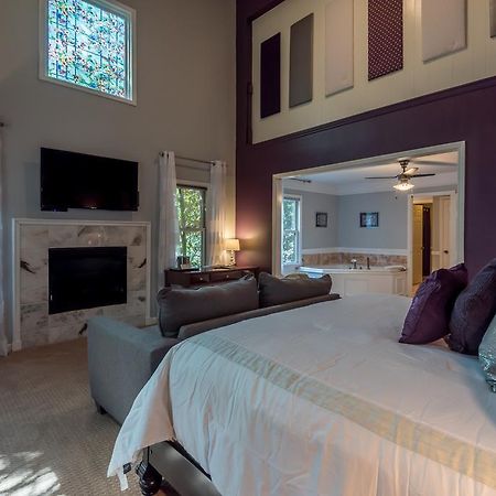 Eight Gables Inn Гатлинбург Экстерьер фото