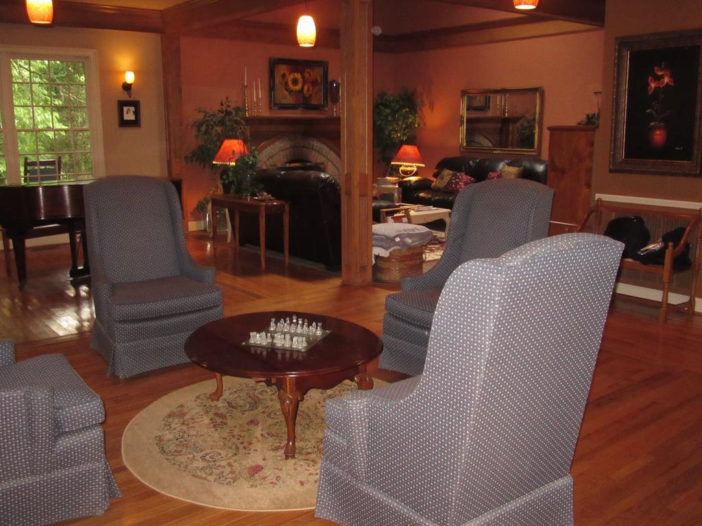 Eight Gables Inn Гатлинбург Экстерьер фото