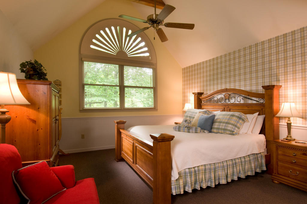 Eight Gables Inn Гатлинбург Экстерьер фото