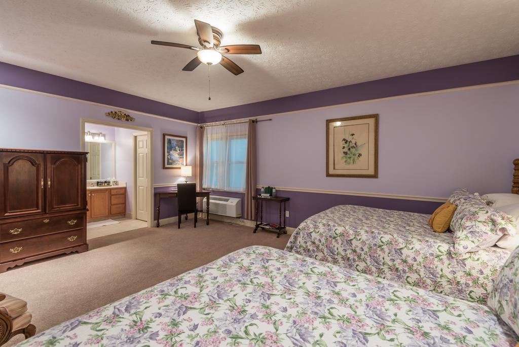 Eight Gables Inn Гатлинбург Экстерьер фото