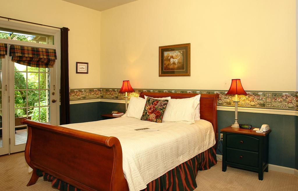 Eight Gables Inn Гатлинбург Экстерьер фото