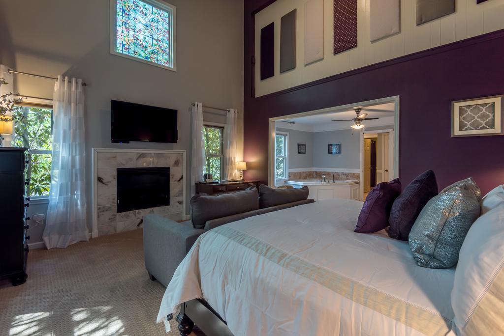 Eight Gables Inn Гатлинбург Экстерьер фото