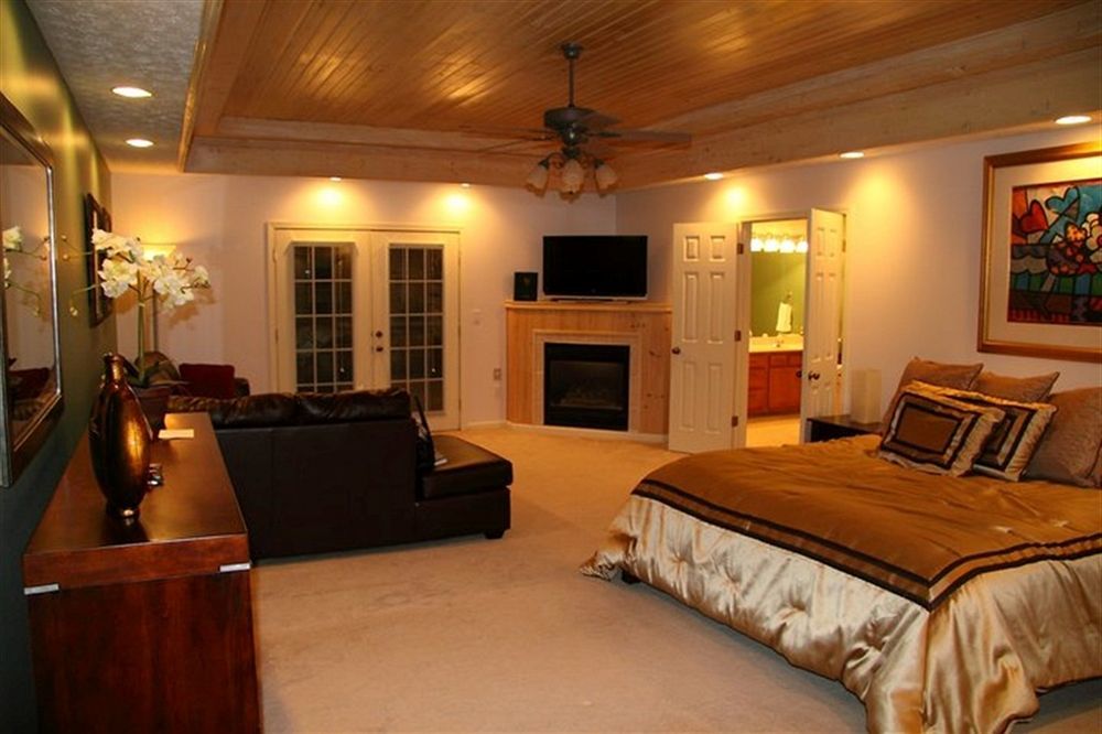 Eight Gables Inn Гатлинбург Экстерьер фото